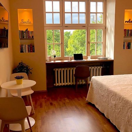 Centrally Located Apartment Overlooking Vermanes Park Riga Exteriér fotografie
