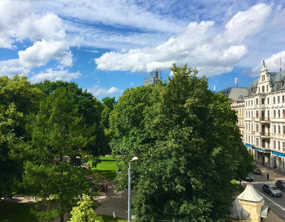 Centrally Located Apartment Overlooking Vermanes Park Riga Exteriér fotografie