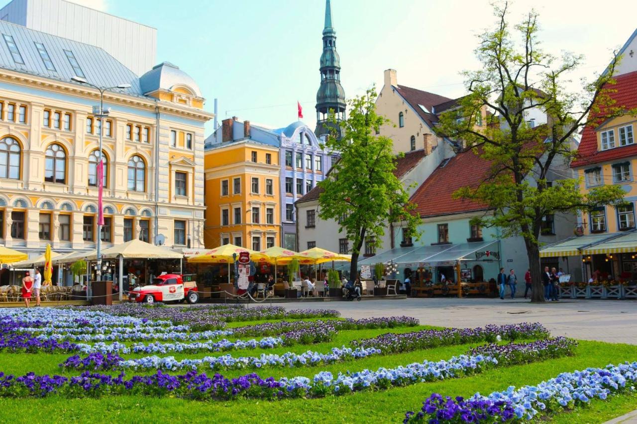 Centrally Located Apartment Overlooking Vermanes Park Riga Exteriér fotografie