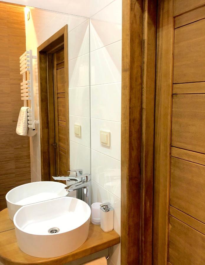 Centrally Located Apartment Overlooking Vermanes Park Riga Exteriér fotografie